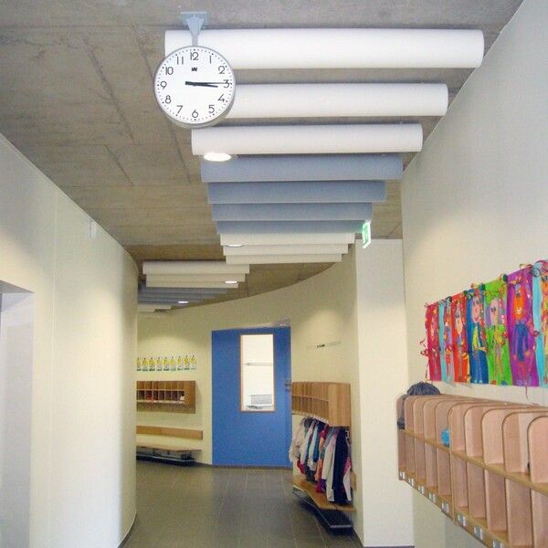 Acoustics solutions on ceiling of a school hallway